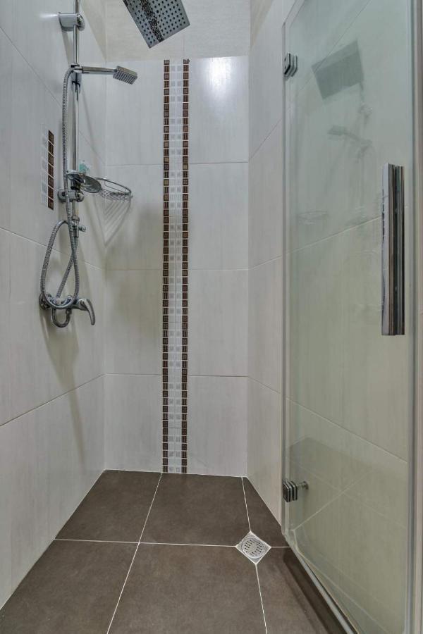 House 52 Boutique Готель 2*